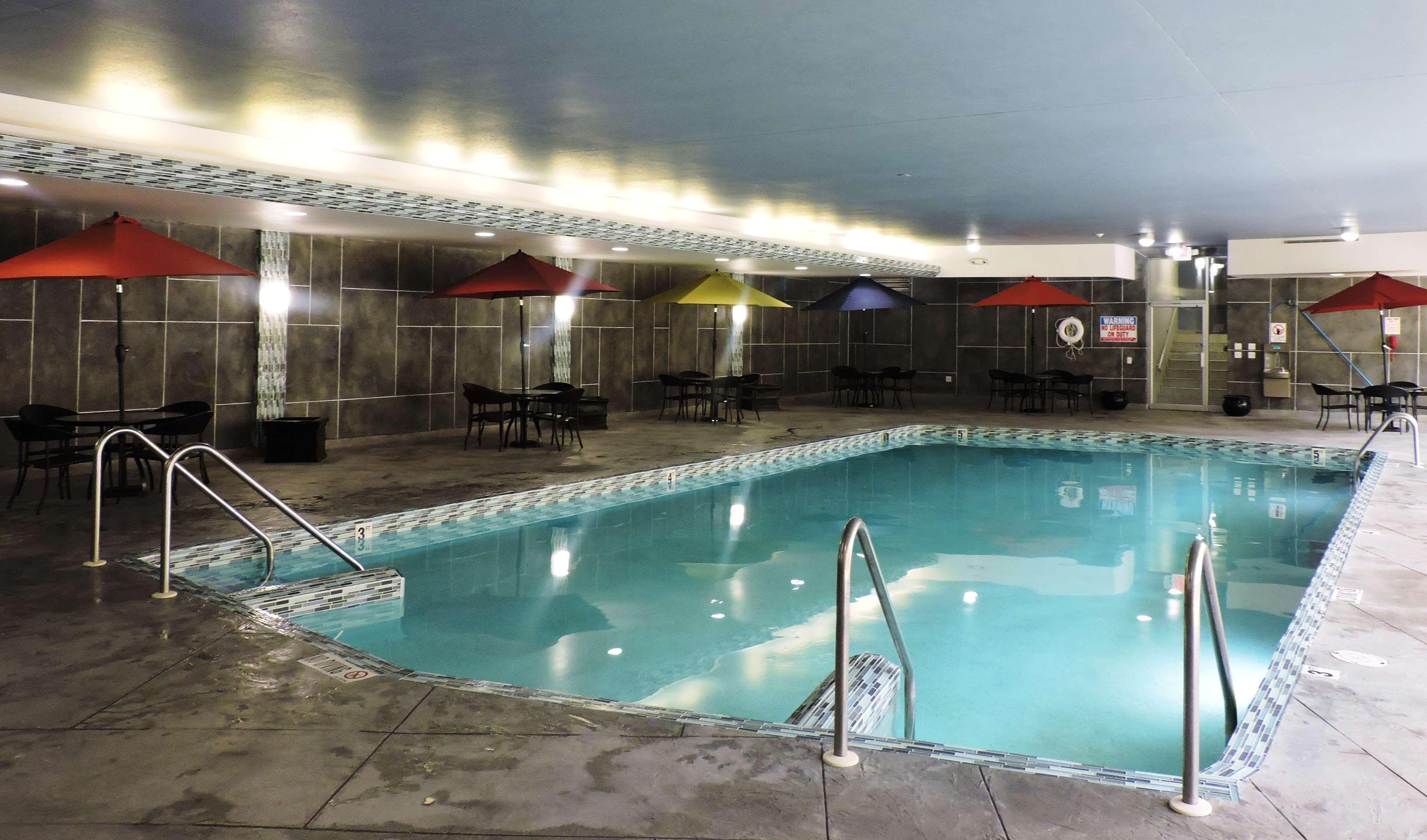 Best Western Plus Milwaukee West Exteriör bild