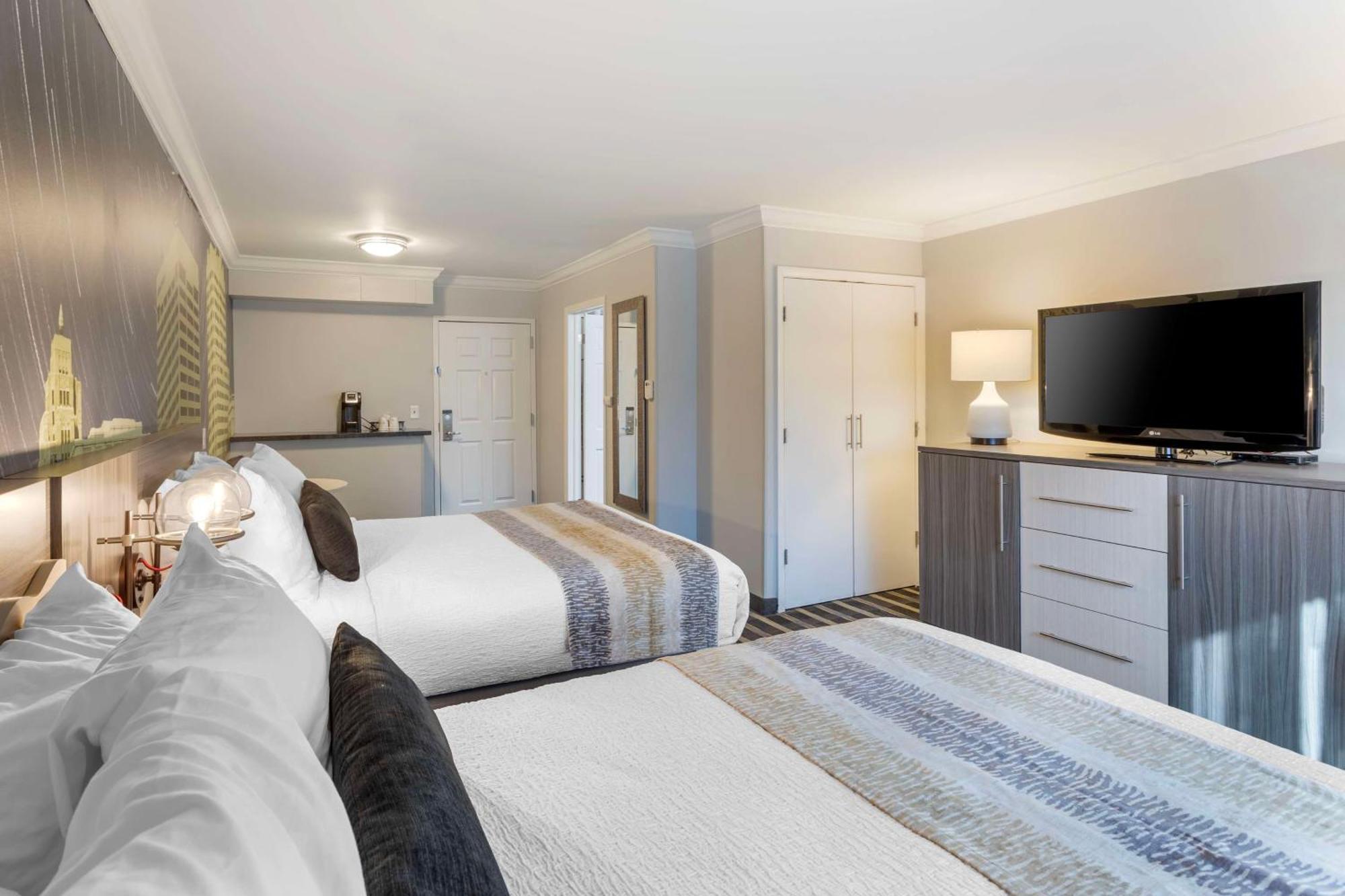 Best Western Plus Milwaukee West Exteriör bild